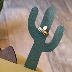 Gold Tone Rhinestone Iridescent Stone Detail Stacking Rings, Size 7